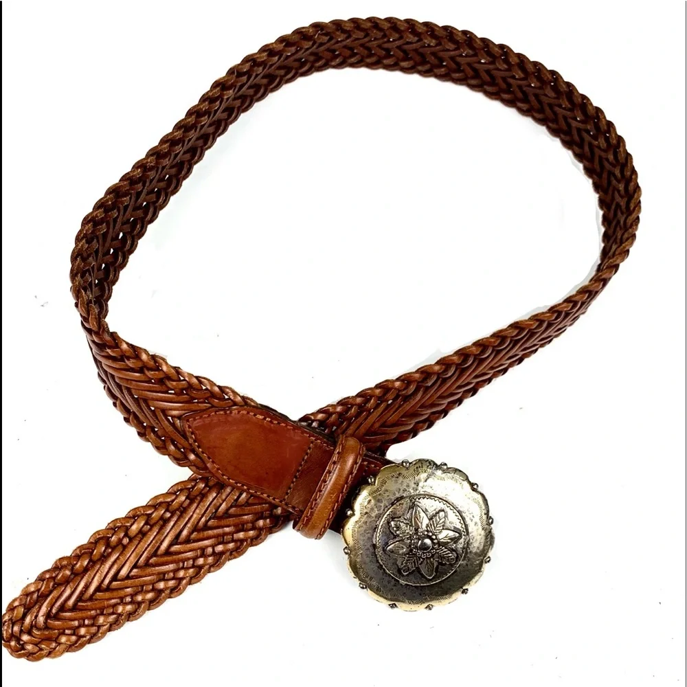 Womans 1.5” Braided Leather Belt With Silver Concho Buckle Size M